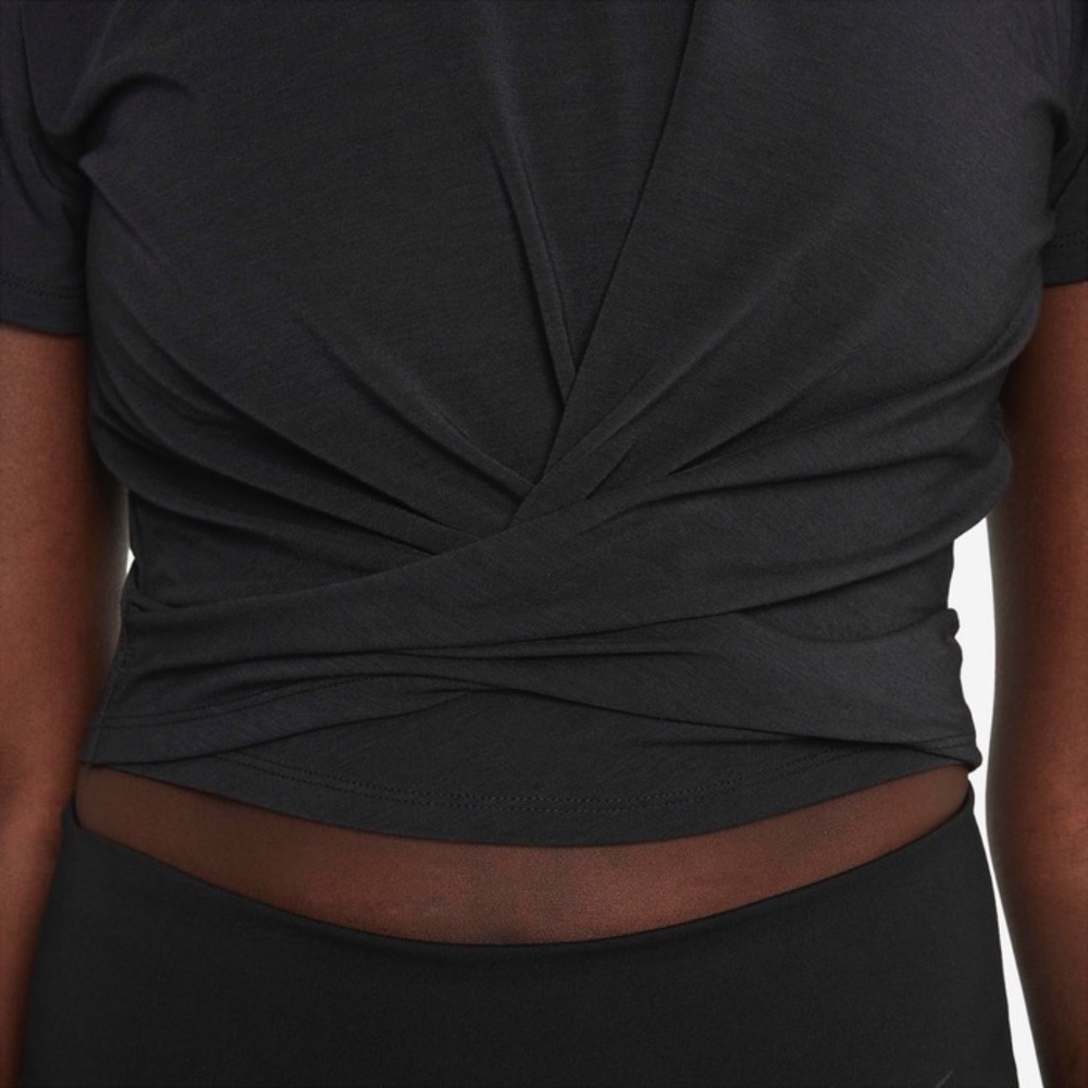 🏷️NWT Nike Dri-FIT One Luxe Women's Twist Cropped Short-Sleeve Top in Black 🖤 - Picture 3 of 12